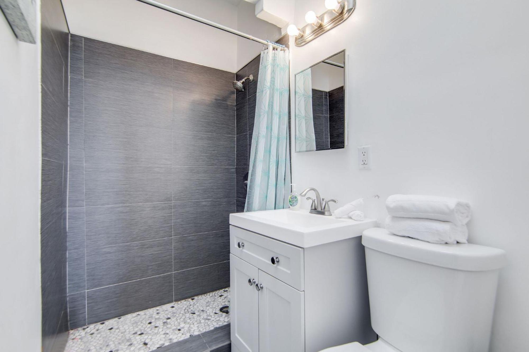 Charming Large Studio Near Ocean Dr - South Beach ไมอามีบีช ภายนอก รูปภาพ