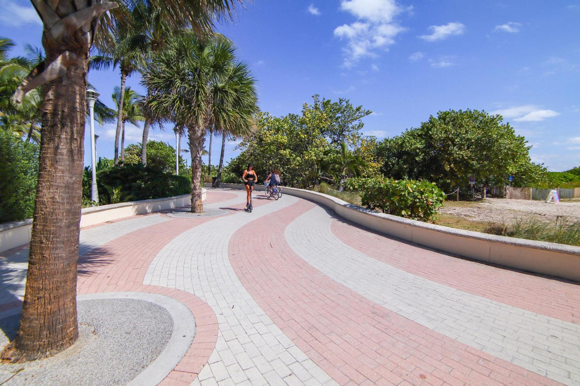 Charming Large Studio Near Ocean Dr - South Beach ไมอามีบีช ภายนอก รูปภาพ