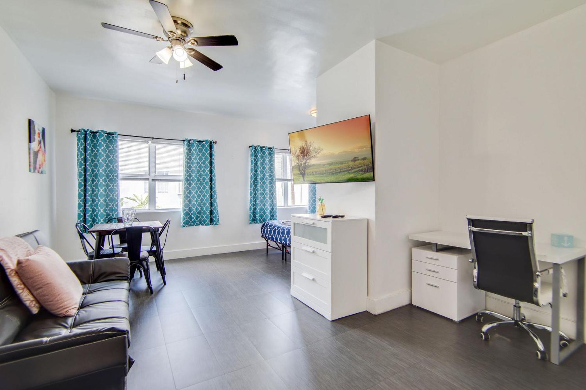 Charming Large Studio Near Ocean Dr - South Beach ไมอามีบีช ภายนอก รูปภาพ
