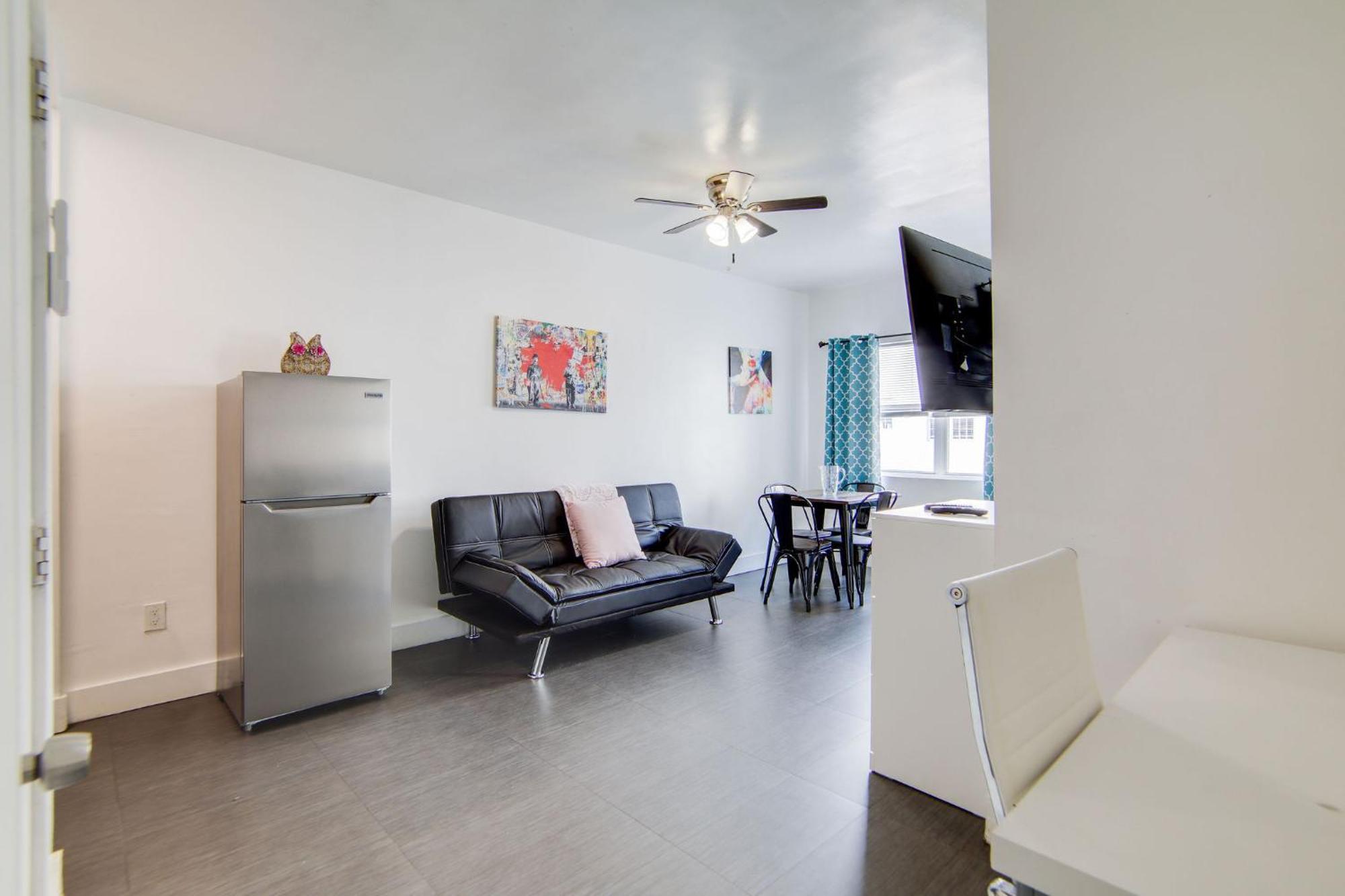 Charming Large Studio Near Ocean Dr - South Beach ไมอามีบีช ภายนอก รูปภาพ